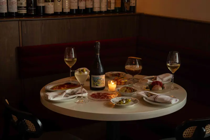 Food, drinks and the room at Barra Oliba in Little Italy